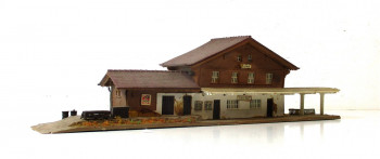 Fertigmodell N Kibri Bahnhof Schönfeld (HN-0712E)