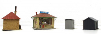 Fertigmodell H0 Konvolut Kiosk, Backhaus, 2 Schuppen (1064F)