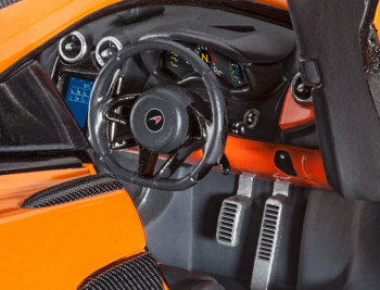 Revell 1:24 7051 McLaren 570S