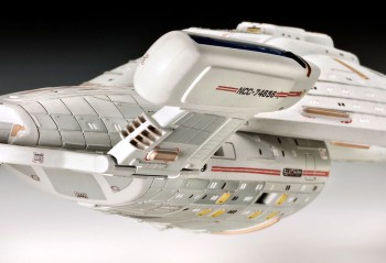 Revell 1:670 4992 Star Trek U.S.S. Voyager