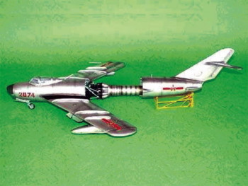 Trumpeter 1:32 2206 MiG-17 PF Fresco