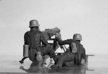 ICM 1:35 35645 WWII German MG08 MG Team (2 figures)