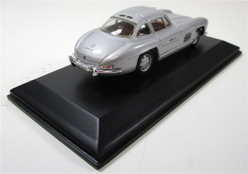 Modellauto 1:43 Atlas Merdedes-Benz 300 SL OVP (756g)