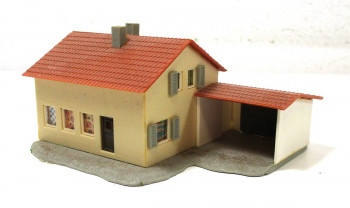 Fertigmodell N Faller (12) Siedlungshaus mit Garage (HN-1139g)