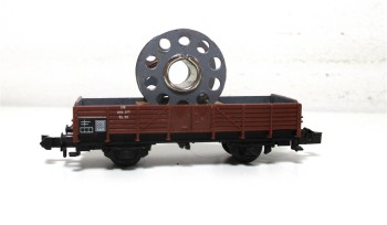 Minitrix N 13251 / 3251 Niederbordwagen mit Ladung 804 317 DB (5853H)