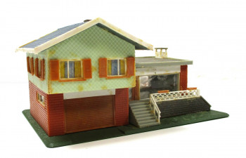 Fertigmodell H0 Faller Haus (56) mit Geschäftsanbau