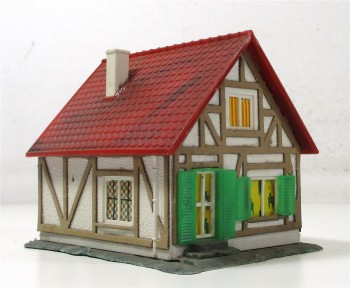 Fertigmodell H0 Wohnhaus/Fachwerkhaus