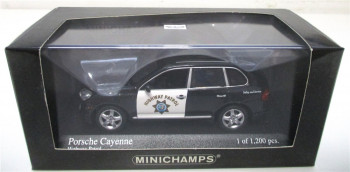 Modellauto 1:43 Minichamps 066291 Porsche Cayenne CHiPs OVP (5357h)