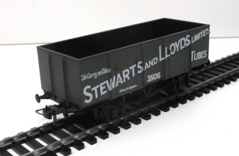 Spur H0 Mainline (AC) 37439 Hochbordwagen Stewarts and Lloyds (77k)