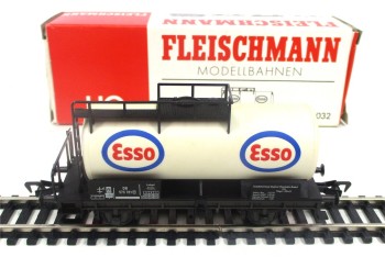 Spur H0 Fleischmann 5032 Tankwagen ESSO OVP  (3398k)