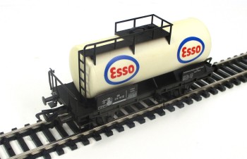 Spur H0 Fleischmann 5032 Tankwagen ESSO OVP  (3398k)