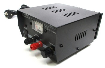 Voltcraft Model 2256 Transformator stabilisiert, 0-15V DC o.OVP (4274k)