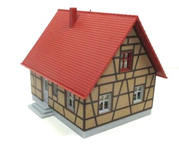Spur H0 Faller Fertigmodell Fachwerk-Einfamilienhaus (I)