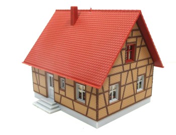 Spur H0 Faller Fertigmodell Fachwerk-Einfamilienhaus (II)
