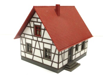 Spur H0 Faller Fertigmodell Fachwerk-Einfamilienhaus (III)