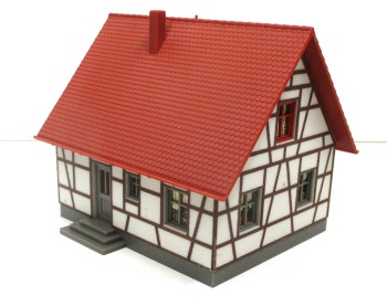 Spur H0 Faller Fertigmodell Fachwerk-Einfamilienhaus (IV)