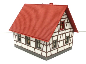Spur H0 Faller Fertigmodell Fachwerk-Einfamilienhaus (IV)