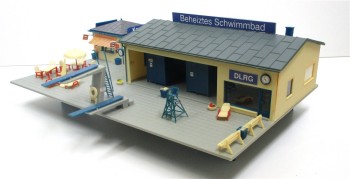 Spur H0 Faller? Fertiggebäudekomplex "Beheiztes Schwimmbad"