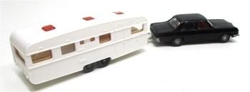 Wiking H0 1/87 Chevrolet Malibu + Wohnwagen Modell o. OVP  ()75-4