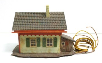 Spur H0 Faller Bahnwärterhaus beleuchtet (LED) Fertigmodell 