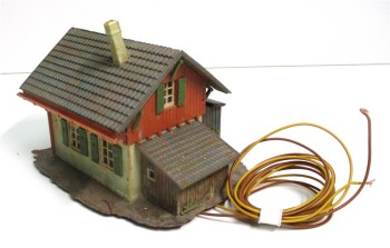 Spur H0 Faller Bahnwärterhaus beleuchtet (LED) Fertigmodell 