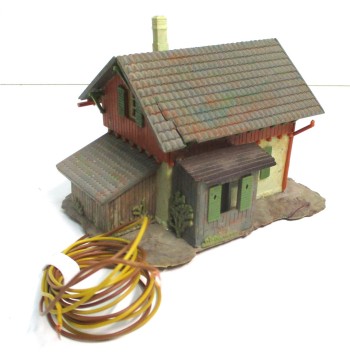Spur H0 Faller Bahnwärterhaus beleuchtet (LED) Fertigmodell 