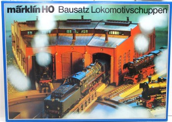 Spur H0 Märklin 7289 Drehscheiben-Lokschuppen 3-ständig Bausatz (460k)