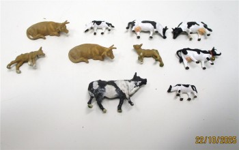 Figuren H0 Sortiment 10 Kühe braun und schwarz-weiß (5979k)