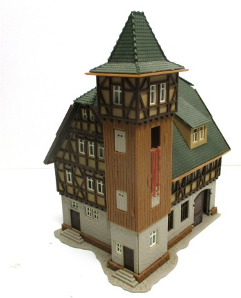 Spur N Vollmer Feuerwache mit Schlauchturm Fertigmodell 
