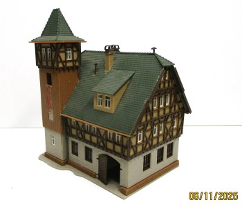 Spur N Vollmer Feuerwache mit Schlauchturm Fertigmodell 