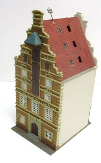 Spur N  Fertigmodell Stadthaus von Kibri Norddeutsch Speicher