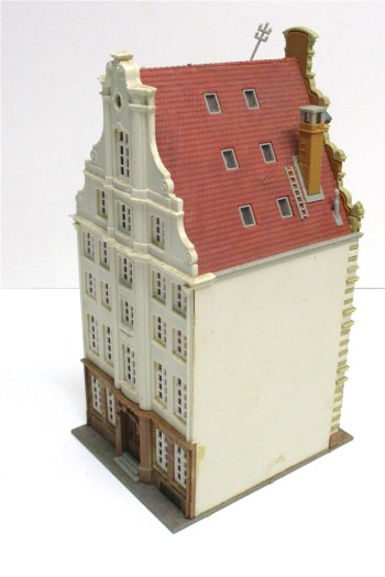 Spur N  Fertigmodell Stadthaus von Kibri Norddeutsch Speicher