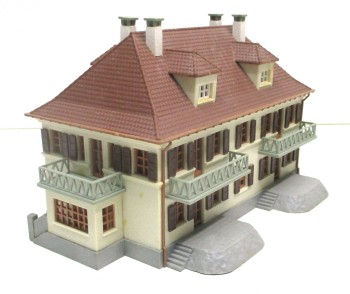 Spur N  Fertigmodell Wohnhaus mit Walmdach (II) von Kibri
