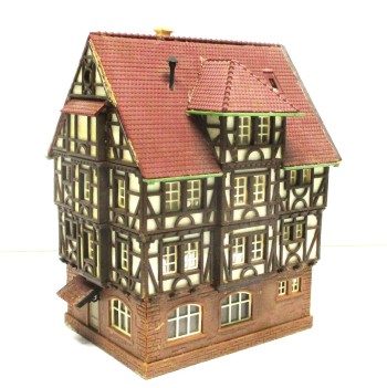 Spur N  Fertigmodell  Fachwerkhaus mit Gauben von Vollmer