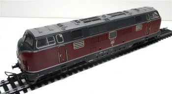 Spur H0 Trix 2456 Diesellok BR 221 137-3 DB Analog Bastler (472L)