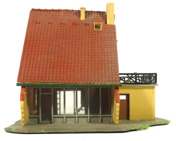 Spur H0 Fertigmodell Einfamilienhaus mit Garage (H0148)