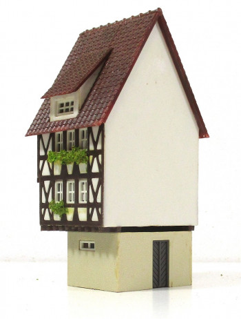 Spur H0 Fertigmodell kleines Fachwerkhaus/Altstadthaus (H0-1032D)