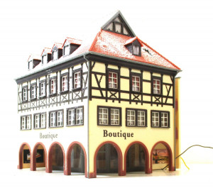 Fertigmodell H0 mod. Altstadt-/Eckhaus beschneit mit Bel. (H0-0288E)