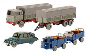 PMS H0 1/87 PMS 243851 Set Wiking-Verkehrs-Modelle 95 Elektrokarre mit Anhänger, 2x Koffer-Set, MB 1620 Stahlpritschen-Hängerzug und Tatra 603  - NEU