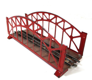 Märklin H0 467 M-Bogenbrücke rot 180mm durchg. Mittelleiter ohne OVP (2535F)