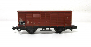 Minitrix N 13253 / 3253 gedeckter Güterwagen 21 80 112 3 141-1 DB (5902F)