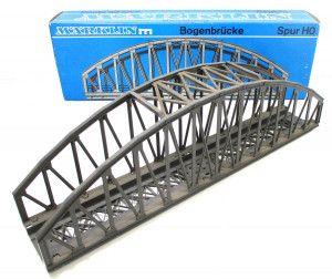 Märklin H0 7263 K+M-Gleis Kunststoff-Bogenbrücke L=360mm - OVP (1733g)