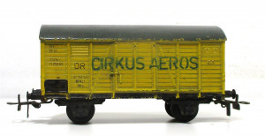 Piko H0 Gedeckter Güterwagen 07-50-01 Circus Aeros Blech DR (1661g)