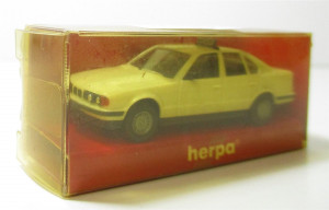 Spur H0 1/87 Herpa 4110 BMW 525i Taxi (01 95/02 39)