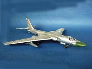 Trumpeter 1:72 1613 Tupolev Tu-16K 10 Badger