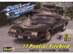 Revell 1:25 14027 Smokey+the Bandit '77 Pontiac Firebird
