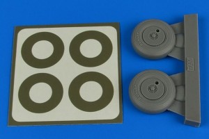Aires 1:32 2237 Spitfire Mk.IX wheels (covered) & paint masks for Tamiya