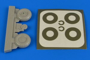 Aires 1:32 2222 Bucker Bu 131 wheels & paint masks transverse tread with disc cover