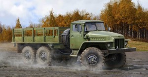 Trumpeter 1:35 1027 Russian URAL-375D