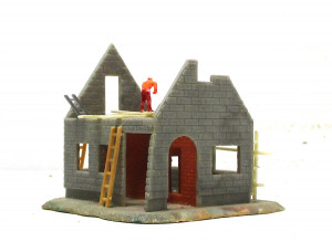 Fertigmodell N Faller Haus im Bau mit Gerüst und Figuren (HN-1128g)